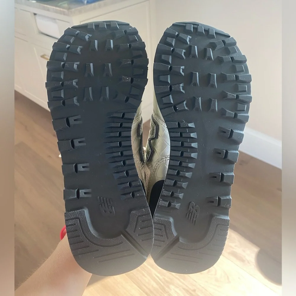 New Balance 574 NWOT, metallic croc embossed, size 6 - Picture 9 of 15